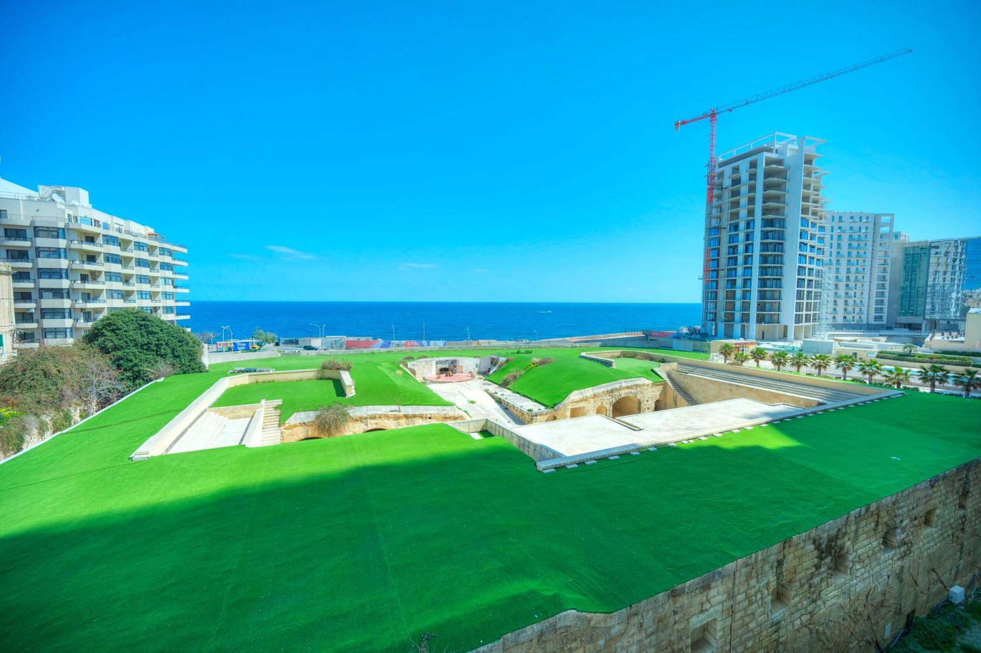 Fort Cambridge Apartments Слима Экстерьер фото