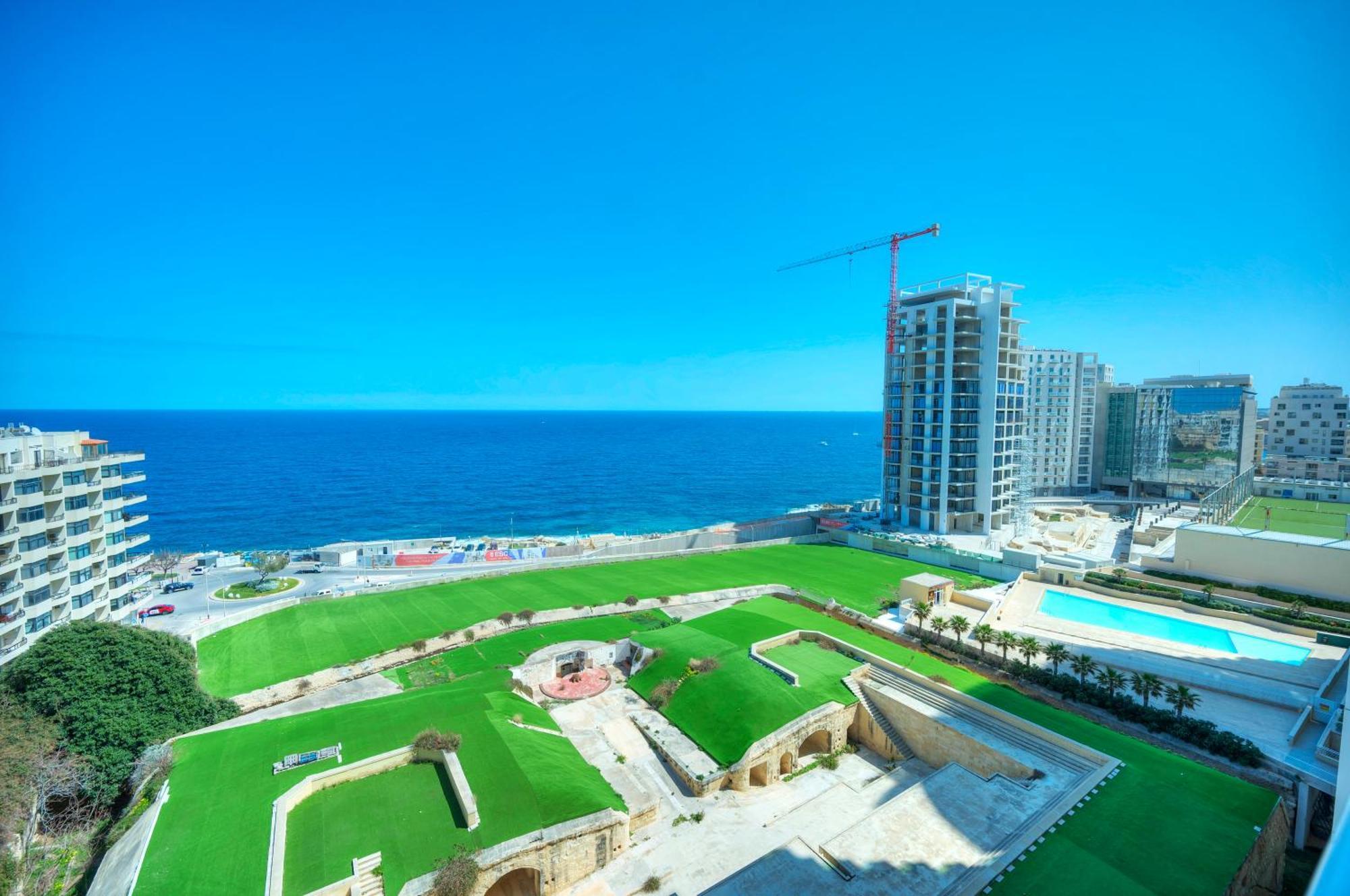 Fort Cambridge Apartments Слима Экстерьер фото